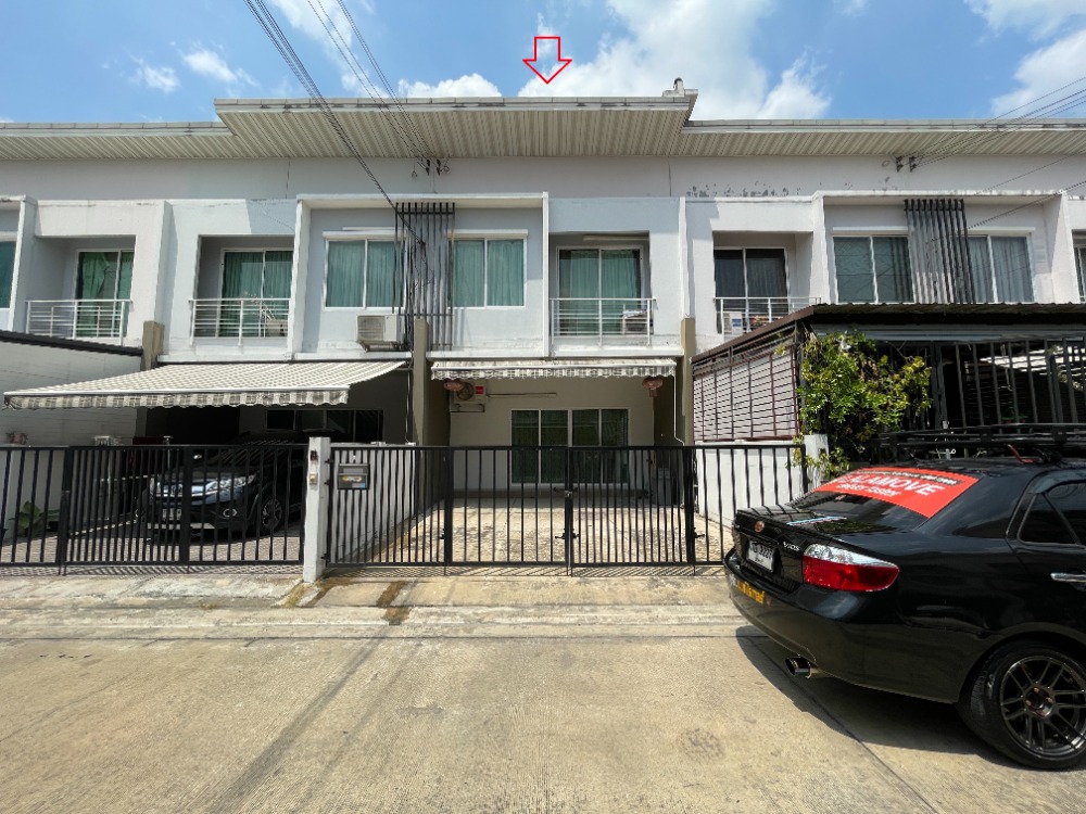 For SaleTownhouseRama5, Ratchapruek, Bangkruai : (Price adjusted to 2.69 million within July only!!) Townhome 22 sq m, 2 parking spaces, Pleno Rama 5-Pinklao. Near Nakhon In Road Red Line electric train, expressway, connecting to Chatuchak and Pinklao zones, best price in the project.