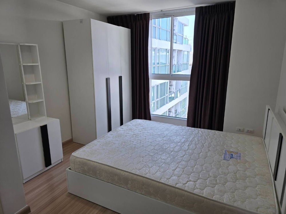 For RentCondoRatchadapisek, Huaikwang, Suttisan : Condo for rent: Chateau In Town Ratchada 19, near MRT Ratchadaphisek, about 180 m.