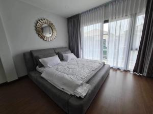 For SaleHouseBangna, Bearing, Lasalle : Single house for sale, The City Bangna, The City Bangna, next to Mega Bangna, price only 21,800,000 baht.