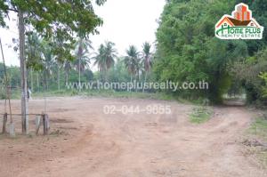 For SaleLandKalasin : Land opposite the entrance to Phon Charoen Village, Sam Chai District, Kalasin, area 5 rai 2 ngan.