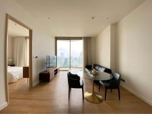 ขายคอนโดวงเวียนใหญ่ เจริญนคร : Magnolias Waterfront Residences - Luxury 1 Bed Condo for Sale!