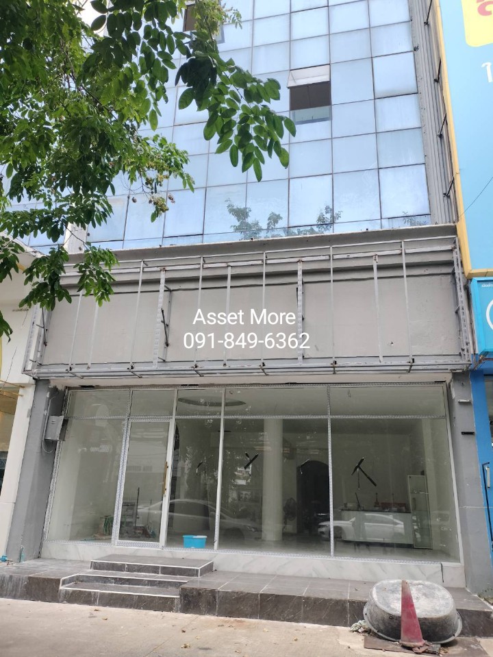 For RentShophouseSapankwai,Jatujak : Commercial building for rent, 2 units, 4 and a half floors, next to the road, suitable for an office, clinic, studio, cafe, stocking, spa massage shop/ Property code 67-AM-CB004