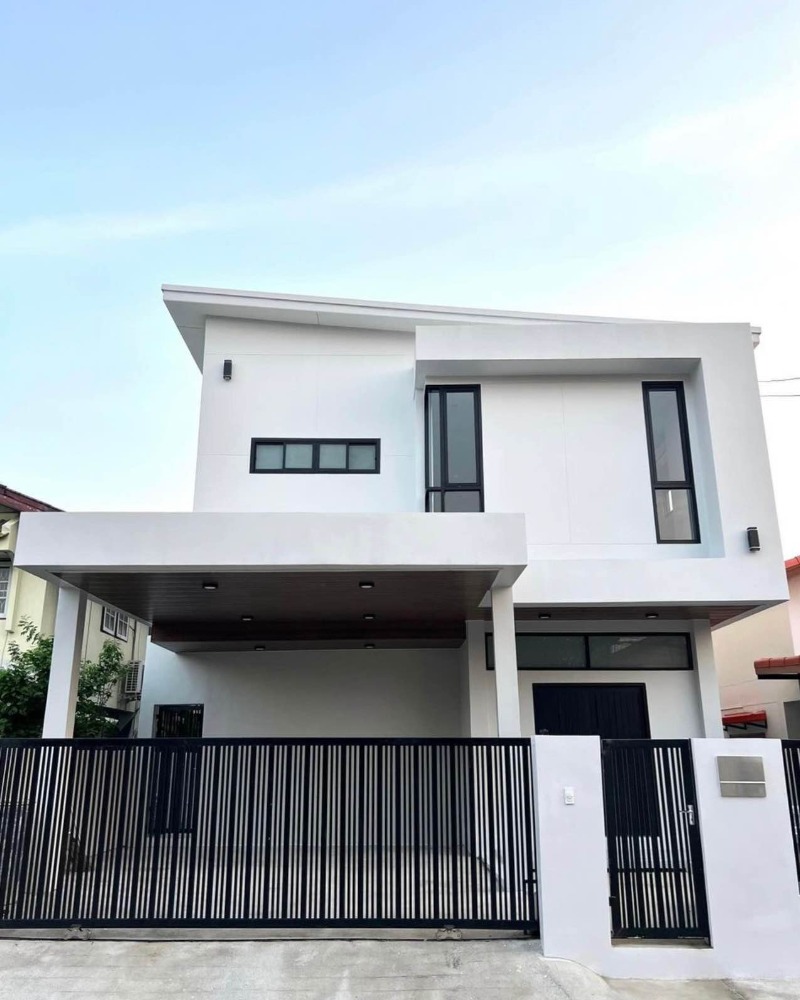 For SaleHouseBangna, Bearing, Lasalle : 🔥 Don’t Miss 🔥 Single house for sale Bangna Villa Village, near Index Living Mall, newly built house. Near Bangna Trad Road Srinakarin Road and Kanchanaphisek Road