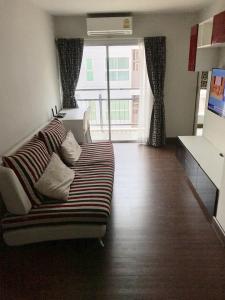 For RentCondoOnnut, Udomsuk : For rent: The Escape Soi Sukhumvit 101/1, 2 bedrooms, 1 bathroom, 55 sq m.