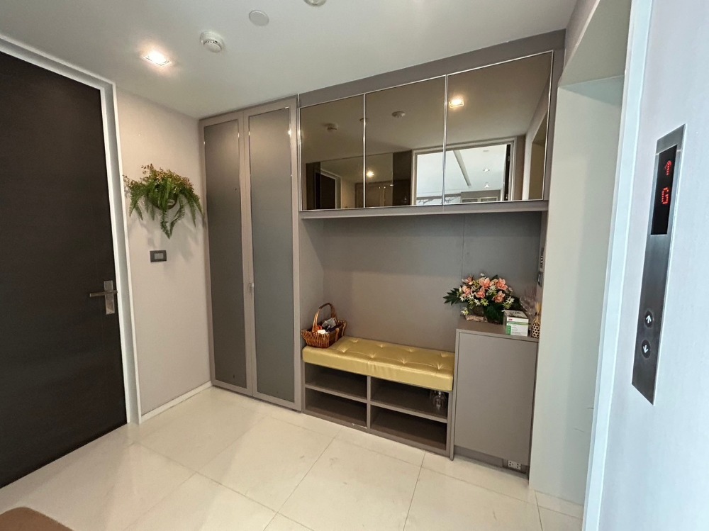 ขายคอนโดสาทร นราธิวาส : Sell Luxury Room//2bed2bath 118 sqm  Fullyfurnish Welcome Foreign 26.9M Allin