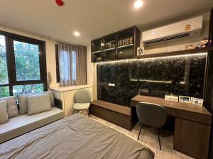 For SaleCondoRatchadapisek, Huaikwang, Suttisan : 🎠 🌈 Selling XT HUAIKWANG, very beautiful room, built-in furniture. Genuine marble headboard 🌈 🎠