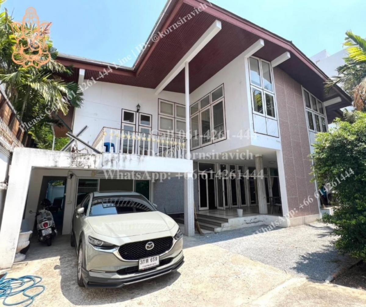 For RentRetailAri,Anusaowaree : House for rent for business, Soi Ari Samphan, Phaya Thai, Bangkok. Parking for 2 cars. Quiet alley location with privacy. Suitable for office, clinic, spa, massage shop, physical therapy, Wellness.