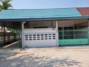 For SaleHouseRatchaburi : PZ339 House and land for sale. One-story house, renovated, size 44 sq m., north side, corner house, Panithi Village, near the main road, a community area, Chonlaprathan Road, Photharam Subdistrict, Photharam District, Ratchaburi Province.