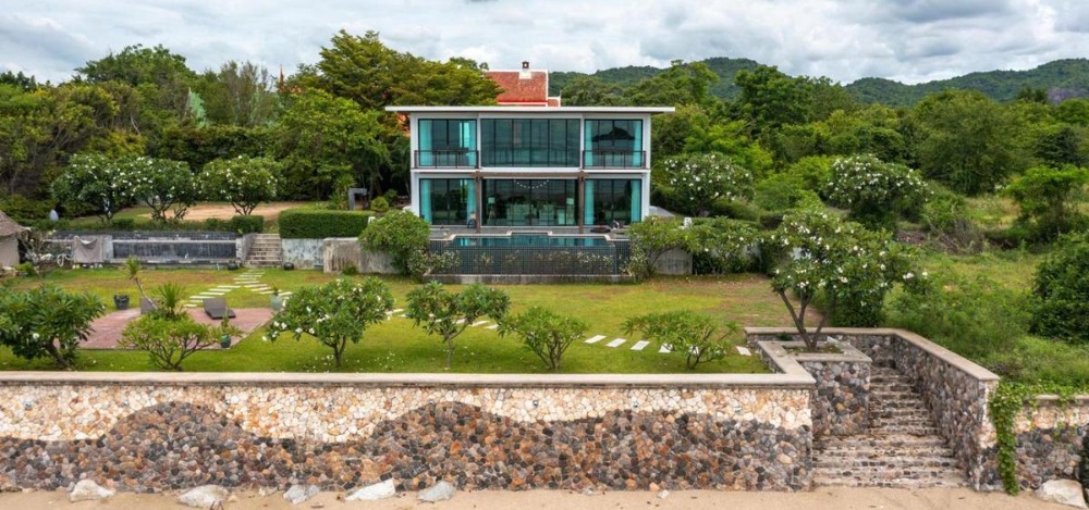 For SaleHouseHuahin, Prachuap Khiri Khan, Pran Buri : Amazing 4 Bedroom Beachfront Pool Villa (20894)