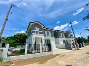 For SaleHouseChiang Mai : Huge discount promotion on 2-story detached houses outside the project. Apply for a bank loan with remaining money   From the price of 3.45 million baht, reduced to 2.99 million baht