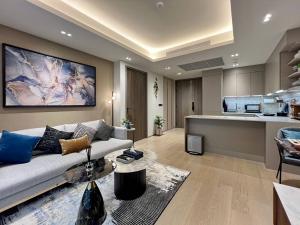 For RentCondoWitthayu, Chidlom, Langsuan, Ploenchit : Tonson One. Stunning 1 bedroom condo for rent.