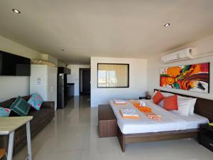 ขายคอนโดภูเก็ต : สอบถามโทร : 094-596-2465 ขายด่วน Bayshore Ocean View Condominium ใกล้หาดป่าตอง ขนาด 40 ตารางเมตร 1 ห้องนอน ชั้น5 วิวเมืองโล่ง และภูเขา ตกแต่งครบ