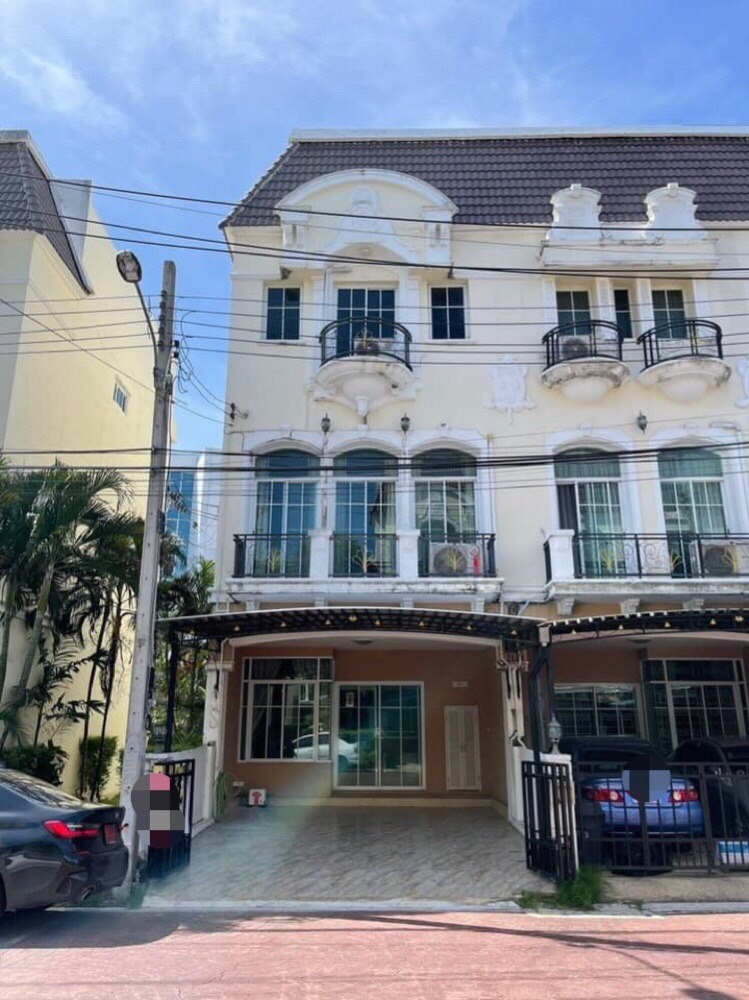 For RentTownhouseRamkhamhaeng, Hua Mak : Townhome for rent, The Metro Rama 9, beautifully decorated, air conditioned, fully furnished, 3 bedrooms, 4 bathrooms, rental price 25,000 baht per month.