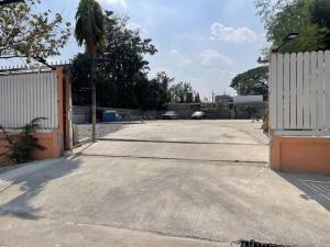 For SaleLandYothinpattana,CDC : Land for sale, already filled, 199 sq m., Soi Ramintra 23, entrance of the alley next to BTS Lat Pla Khao, close to the expressway, very good location, suitable for building a house, office or apartment, 22 piles have been driven and the fence has been co