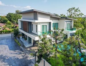 For SaleHousePattaya, Bangsaen, Chonburi : Modern Luxury House for sale