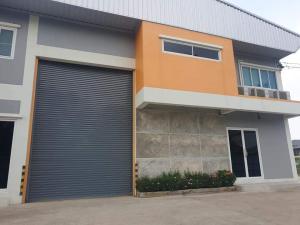 For RentWarehouseLadprao101, Happy Land, The Mall Bang Kapi : Warehouse for rent, Lat Phrao 101, usable area 500 sq m., including office. It is a private warehouse, fenced around the perimeter.