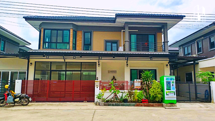 For SaleHousePathum Thani,Rangsit, Thammasat : Single house for sale Phiphaporn Grand Village 5 added a garage with 6 free air conditioners.