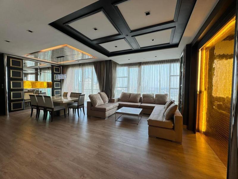 For SaleCondoSukhumvit, Asoke, Thonglor : Condo For Sale Fullerton 3 Bedroom 3 Bathroom 152.4 sqm