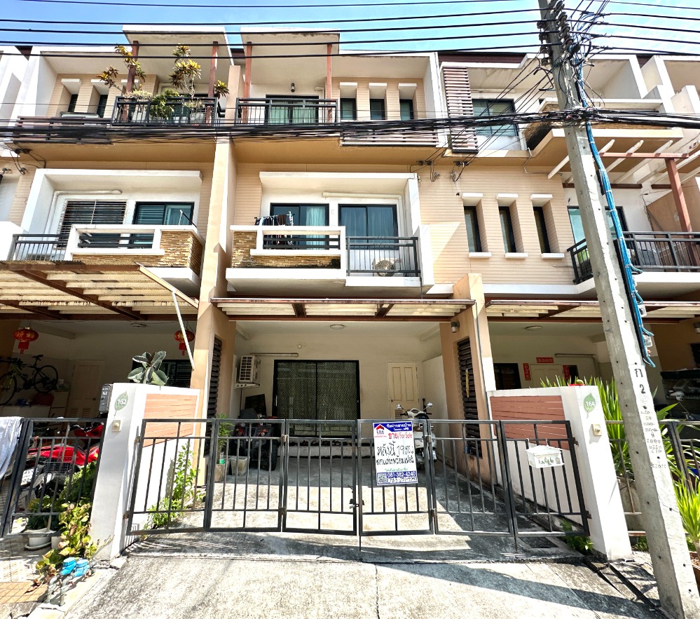 For SaleTownhousePattanakan, Srinakarin : 3-story townhouse, Time Home Rama 9 - Hua Mak, 19 sq m, ready to move in immediately, excellent location.
