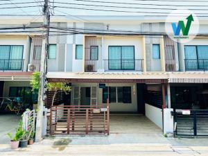 For SaleTownhousePattanakan, Srinakarin : On Nut house for sale cheap, The Connect Suan Luang, beautifully decorated, fully renovated, ready to move in. Near international school, motorway, Jemo Industrial Estate.