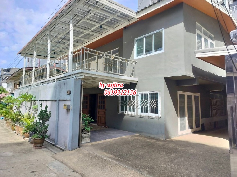 For RentHouseRatchadapisek, Huaikwang, Suttisan : For rent, 2-story detached house, 80 sq m, large house, newly renovated, in Ratchada Soi 7.