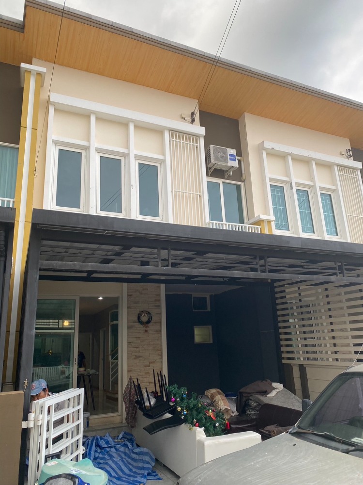 For SaleTownhouseLadkrabang, Suwannaphum Airport : 2-story townhome for sale, area size 19.2 sq m, only 2.95
