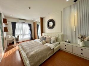 For SaleCondoRatchadapisek, Huaikwang, Suttisan : Condo for sale, Baan Klang Krung Resort, Ratchada 7, price only 3,690,000 baht.