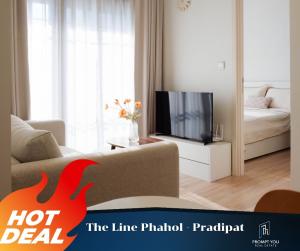 For RentCondoSapankwai,Jatujak : ✨ Hurry and reserve!!🔥 The Line Phahol - Pradipat 🔥Extra large room for rent, chicly decorated, stylish, ready to move in. //If interested, add to LineID:promptyou8