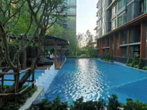 For RentCondoRatchadapisek, Huaikwang, Suttisan : Condo for rent: Metro Luxe Rose Gold Phahon-Sutthisan, 1 bedroom, 38.81 sq m., “Pool Access“