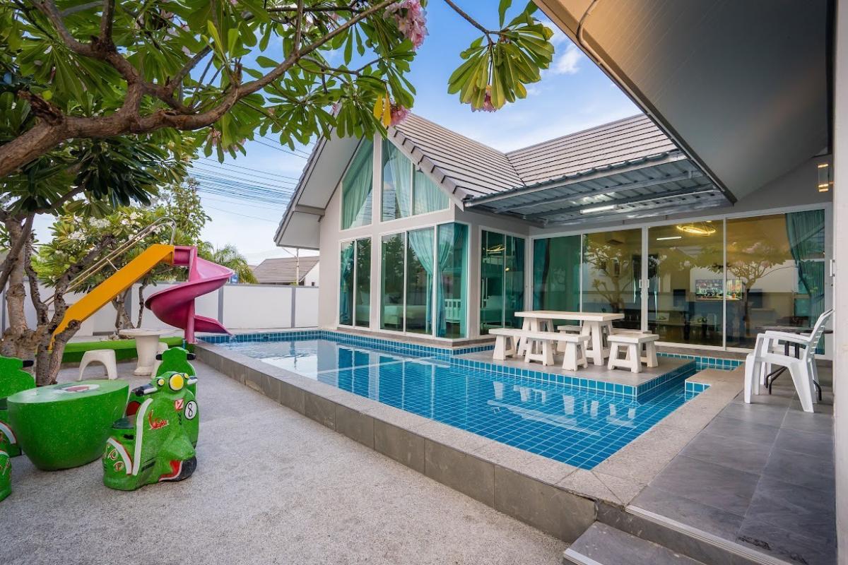 For SaleHouseCha-am Phetchaburi : รีโนเวทแล้ว พร้อมปล่อยเช่ารายวันได้เลย For sale Pool villa house Cha am Petchaburi ลดราคาเหลือ 5,600,000bht house 6 years old. Line ID 0852559212 (this is ID) 4bedroom 3 toilets. To rent out daily 4900-6900 bht  2kms near beach.   โทร 0805359794