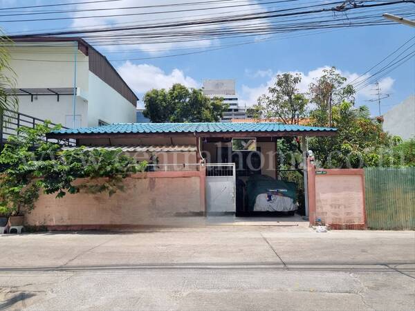 For SaleHousePinklao, Charansanitwong : One-story detached house, Charansanitwong 67, near MRT Sirindhorn.