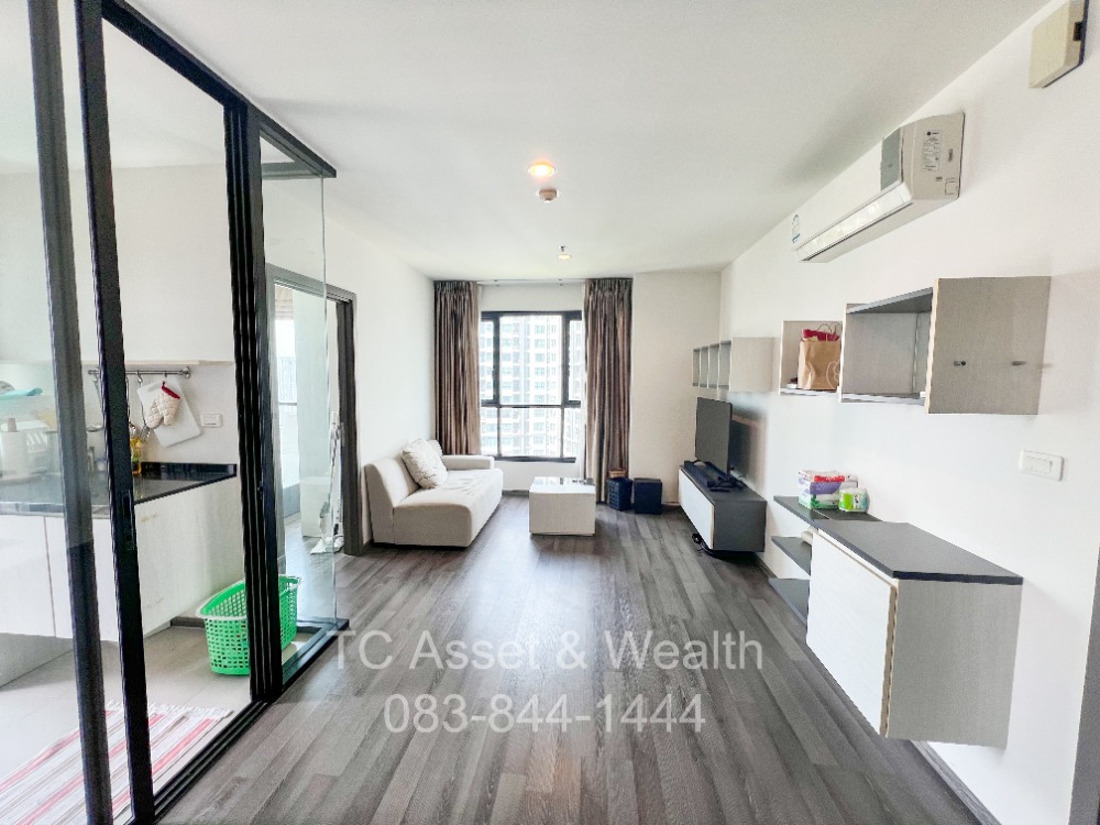 For SaleCondoOnnut, Udomsuk : 🔥 Urgent sale!The Base Park East 2 Bedrooms 1 Bathroom, 50 SQ.M., 22th+ Floor, Canal View Corner Unit, Fully Furnished with Closed Kitchen 🔥Only THB 5.85 Million Baht!