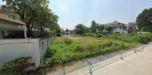 For SaleLandChaengwatana, Muangthong : Empty land for sale in Soi Ngamwongwan 47.