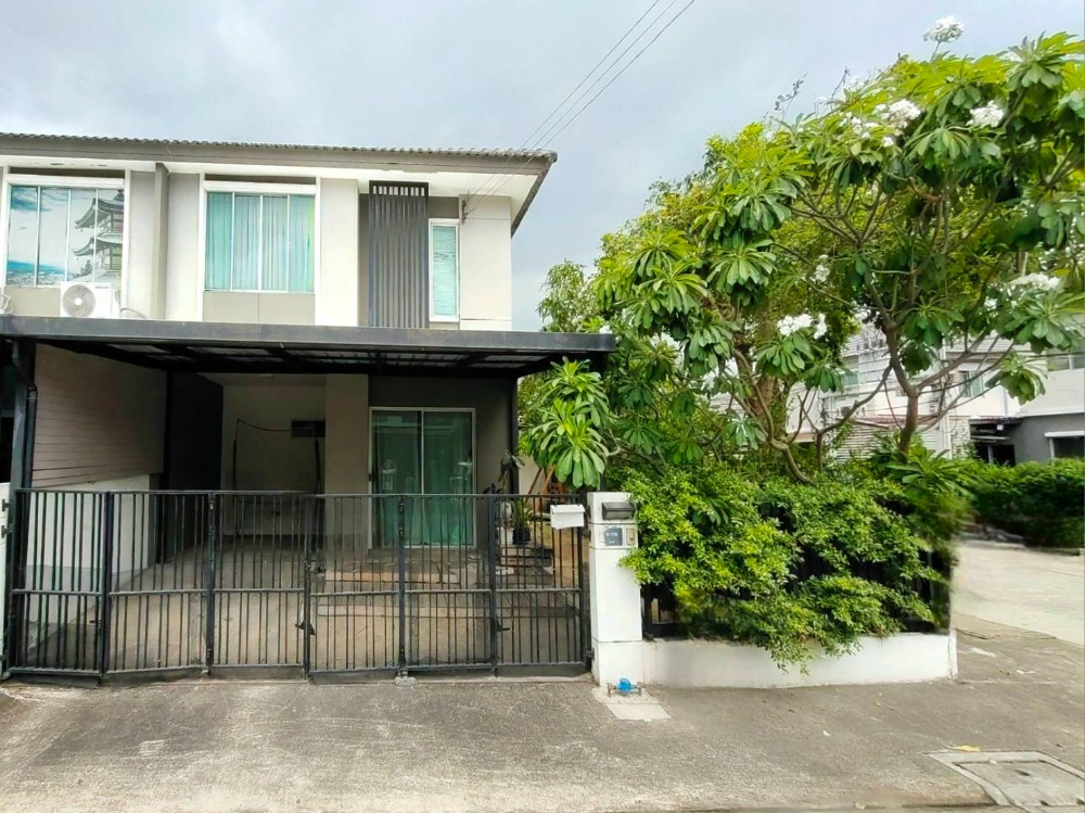 For SaleTownhouseNawamin, Ramindra : Corner townhouse for sale: Pruksa Ville 89 Ramintra-Wongwaen Pruksa Ville 89 Ramintra-Wongwaen 31.8 sq m., width 9 meters, Outer Ring Road Kanchanaphisek.