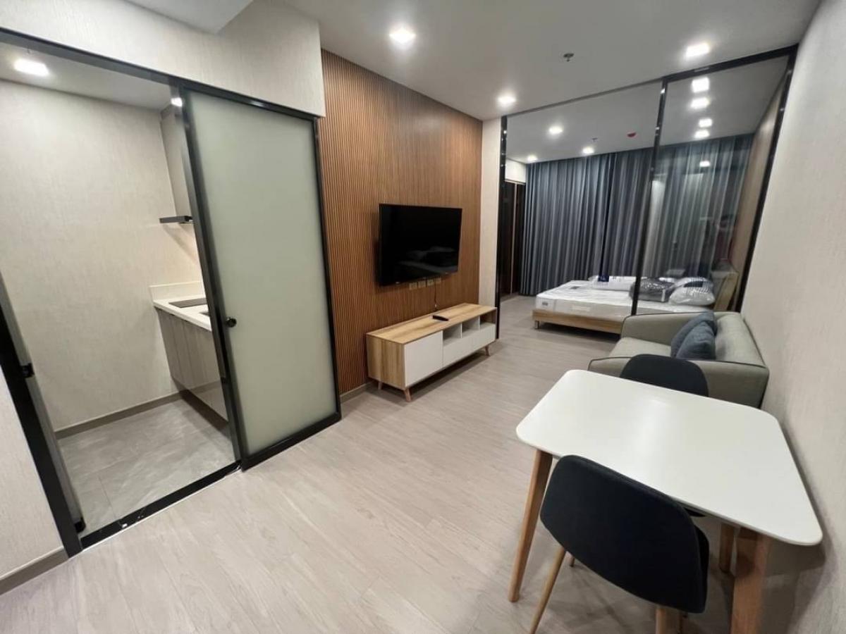 For RentCondoRama9, Petchburi, RCA : Floor 23 🏠 1 bed 1 bath 🛋 40.5 sq.m🟧🟪🟥🟨🟩🟧🟪🟥🟨🟪🟨🟥🟨🟪🟧🟩泰国房地产/出租/ What is the meaning of the word? Walking 2 -3 minutes to 𝗠𝗥𝗧 𝑹𝒂𝒎𝒂9 Rama IX near SWU / University of the Thai Chamber of Commerce / Huai Khwang Intersection / Central Rama IX Department Store🏠💕Fo