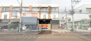 For SaleShophouseRathburana, Suksawat : Urgent sale, commercial building, townhouse style, 3 floors, trading location, next to Phutthabucha Road 36.