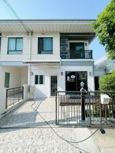 For SaleTownhouseNonthaburi, Bang Yai, Bangbuathong : 📌 Sale!!! 🏡 Townhome Modi Villa Chaiyaphruek (corner house, full extension, free furniture + electrical appliances 👍👍👍👍)📌