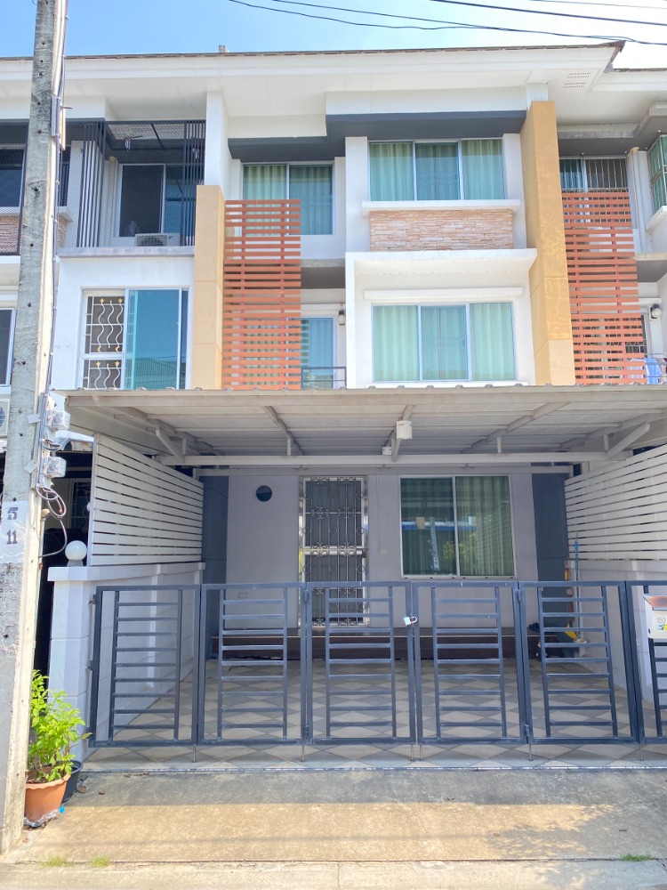 For SaleTownhouseBang kae, Phetkasem : Townhome for sale, Town Plus Phetkasem - Bang Khae, Phutthamonthon Sai 1 Road, near The Mall Bang Khae, MRT Phasi Charoen, size 19.4 wa, 3 bedrooms, 3 bathrooms, ready to move in, 4.59 million, interested 097 - 465 5644 T.C HOME