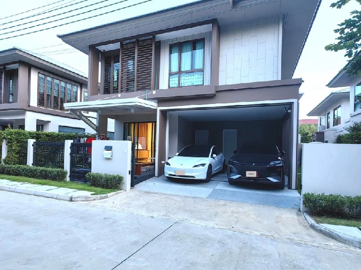 For RentHouseSamut Prakan,Samrong : For Rent, 2-storey detached house for rent, Burasiri Krungthep Kreetha Project, Soi Krungthep Kreetha 15/1, very beautiful house, fully furnished, air conditioners throughout the house / fully furnished, fully furnished / for living only / Chinese Welcome