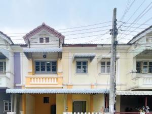 For SaleTownhouseNonthaburi, Bang Yai, Bangbuathong : ✅Cheap for sale🏠Town home🔺Piyawararom Village 1, 2 floors, size 21 sq m, 3 bedrooms, 2 bathrooms, 1 parking space, price 1,490,000 baht❣️Ikkyusan Market🚇Khlong Bang Phai Station🛎Hurry and reserve now💠good price The best in this area