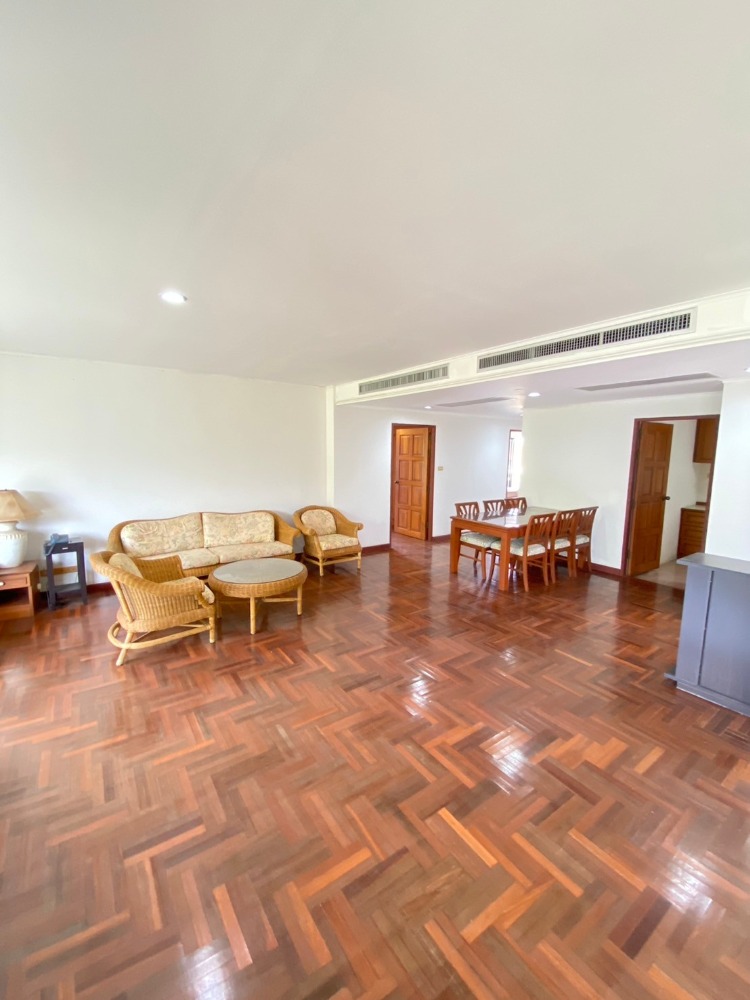 For SaleCondoSriracha Laem Chabang Ban Bueng : FOR SALE Golf View Condo Home