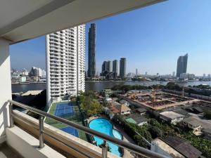 For SaleCondoWongwianyai, Charoennakor : Condo in the heart of the city along the Chao Phraya River, near BTS Saphan Taksin.