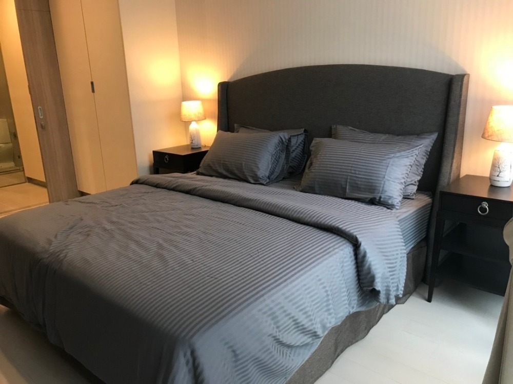 For RentCondoWitthayu, Chidlom, Langsuan, Ploenchit : Noble Ploenchit for Rent, 1 Bed 1 Bath close to BTS Ploenchit [Rent!! Noble Ploenchit, 1 bedroom, 1 bathroom, next to BTS Ploenchit]