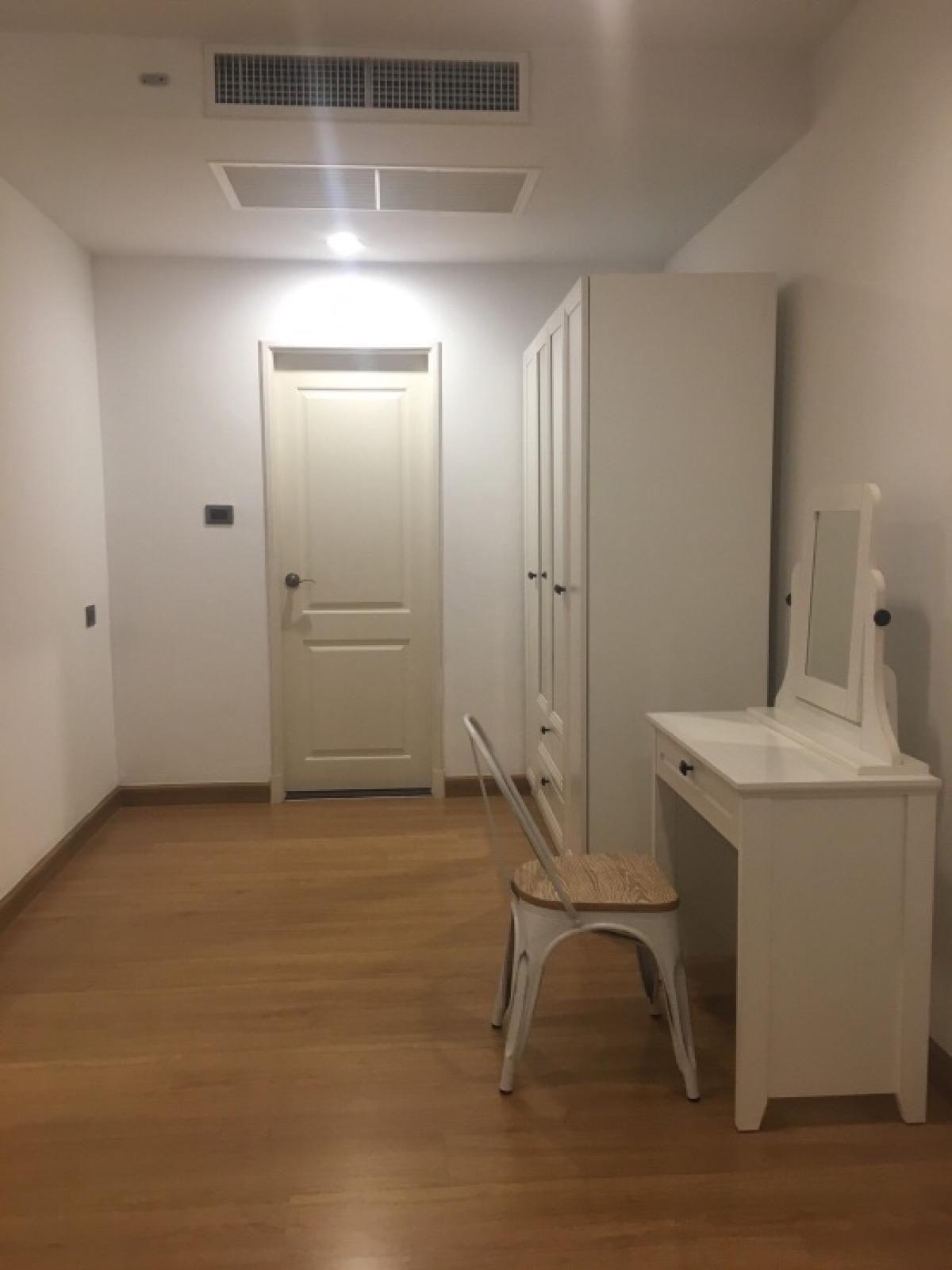 For SaleCondoRama9, Petchburi, RCA : Condo for sale Supalai Wellington 1, size 47 square meters, clean room, beautiful, wide, very cheap, fully furnished, TV, water heater.