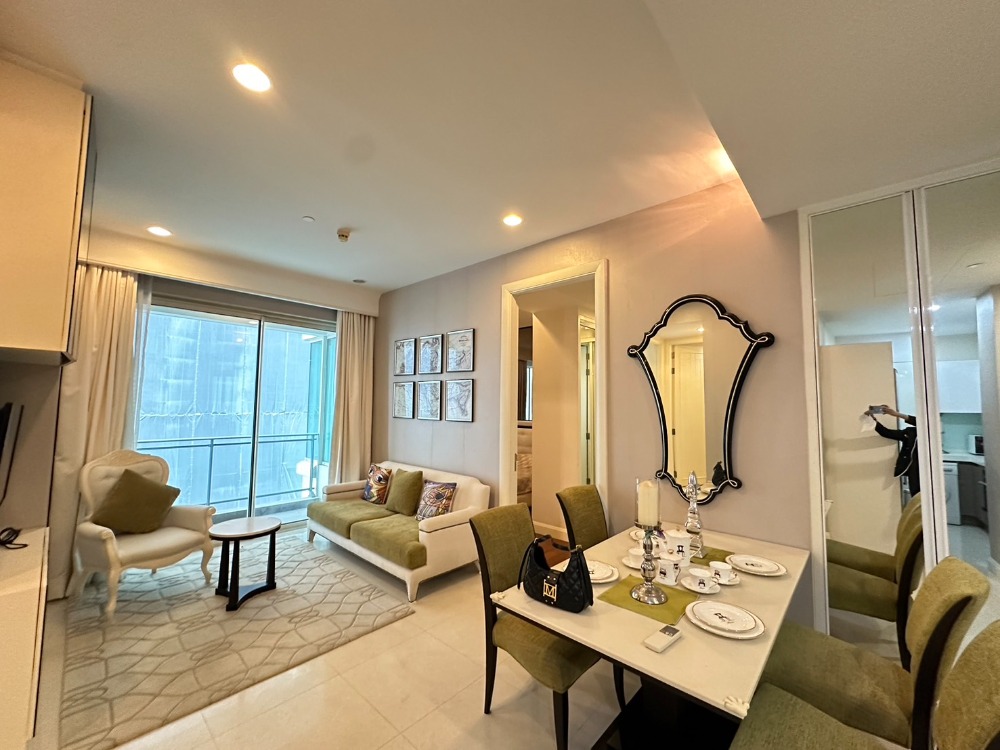 For RentCondoWitthayu, Chidlom, Langsuan, Ploenchit : +++For urgent rent+++ Q Langsuan**2 bedrooms, 73 sq m., fully furnished, ready to move in!!!