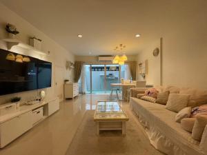 For RentTownhousePattanakan, Srinakarin : Townhome Noble Cube Pattanakan