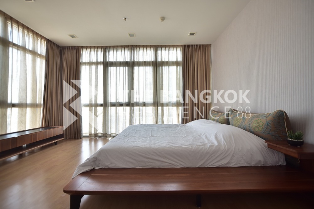 ขายคอนโดสุขุมวิท อโศก ทองหล่อ : BEST PRICE! Nusasiri Grand Condo - 3B2B (135.5 sqm) | contact: 0658217402