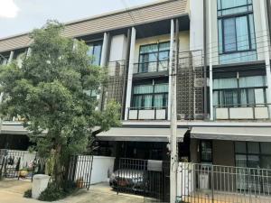 For RentTownhouseBang Sue, Wong Sawang, Tao Pun : Townhome for rent, 3 floors, location next to Wong Sawang BTS station. Fully furnished Ready to move in at Flora University.