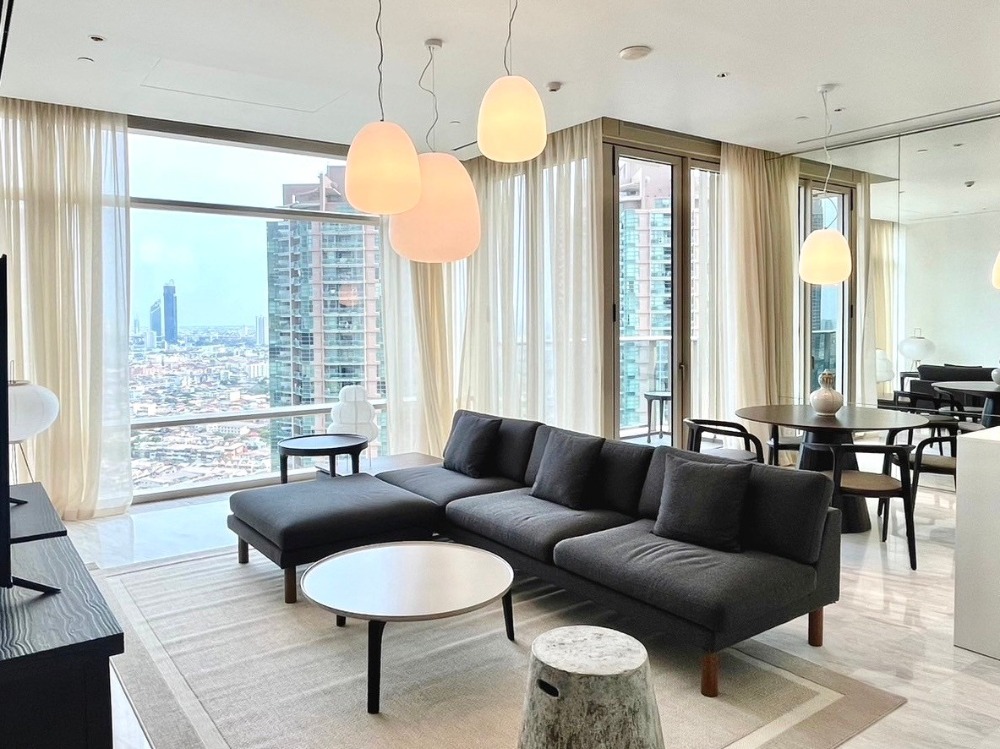 ให้เช่าคอนโดสาทร นราธิวาส : Fully furnished For rent: Four Seasons Private Residences, Chao Phraya River.