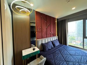 For RentCondoRama9, Petchburi, RCA : Condo for rent, Life Asoke Hype, near MRT Rama 9.